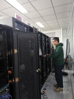 寒冬中的堅守——記電信學院師生寒假科研與服務紀實